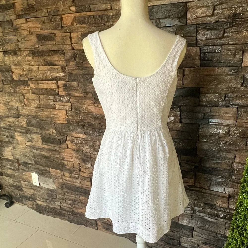 Vineyard Vines Elegant White Lace Mini Dress - Picture 6 of 8